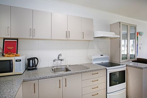 Photo of property in 2/41 Wood Street, Papakura, 2110