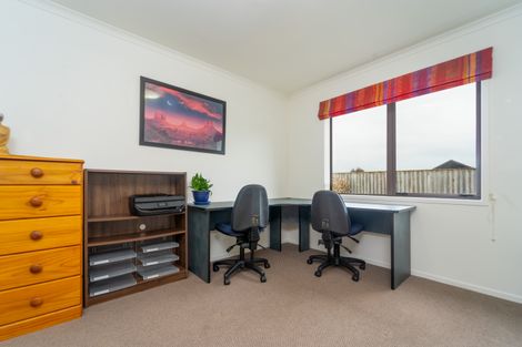 Photo of property in 27 Carrington Drive, Carterton, 5713