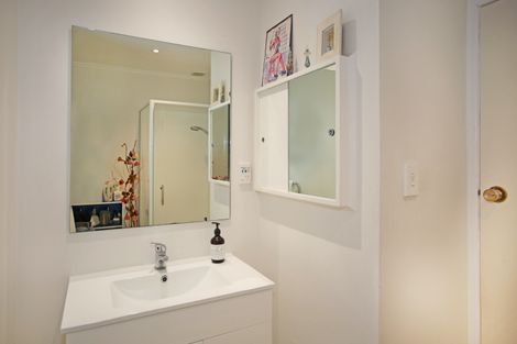 Photo of property in 2/41 Wood Street, Papakura, 2110