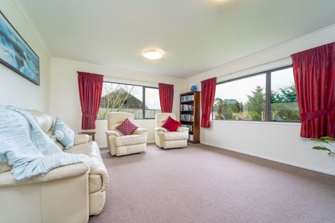 Photo of property in 27 Carrington Drive, Carterton, 5713