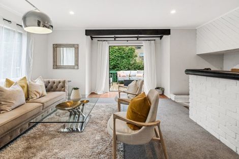 Photo of property in 1/14 Trident Place, Shelly Park, Auckland, 2014