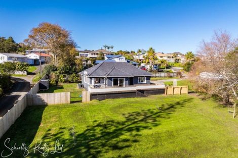 Photo of property in 17a Ash Street, Maungaturoto, 0520