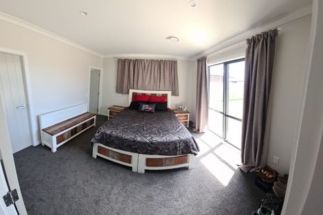 Photo of property in 10 Bridford Way, Paraparaumu, 5032