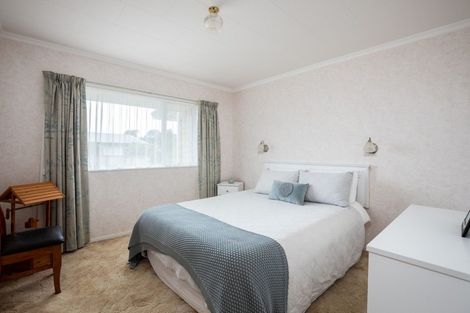 Photo of property in 68 Riversdale Drive, Merrilands, New Plymouth, 4312