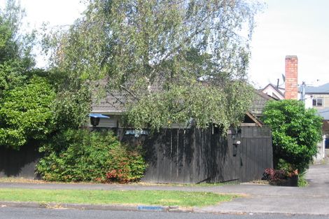 Photo of property in 2/36 Arawa Street, New Lynn, Auckland, 0600