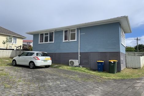 Photo of property in 1/8 Valdale Road, Henderson, Auckland, 0610