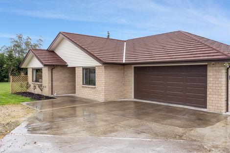 Photo of property in 27 Carrington Drive, Carterton, 5713