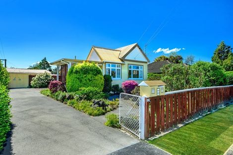 Photo of property in 36 Aorangi Road, Bryndwr, Christchurch, 8053