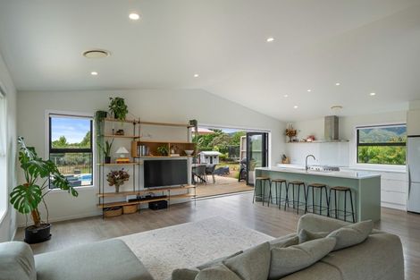 Photo of property in 49 Wakefield Road, Levin, 5571