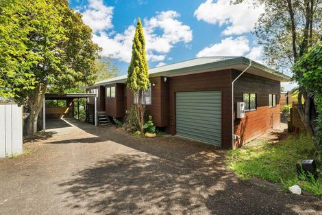 Photo of property in 2/878 East Coast Road, Northcross, Auckland, 0630