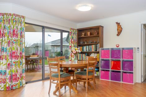 Photo of property in 27 Carrington Drive, Carterton, 5713