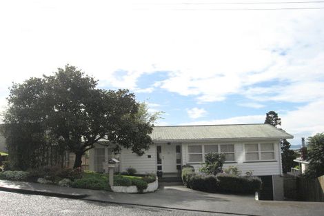 Photo of property in 2/34 Colmar Road, Mellons Bay, Auckland, 2014