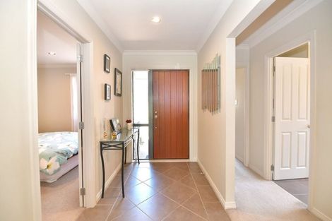 Photo of property in 8 Archer Rayner Place, Greenhithe, Auckland, 0632