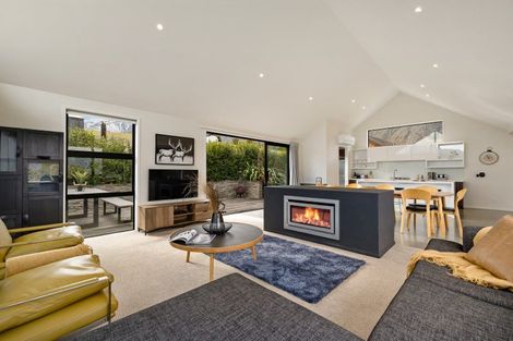 Photo of property in 35 Jacks Point Rise, Jacks Point, Queenstown, 9371