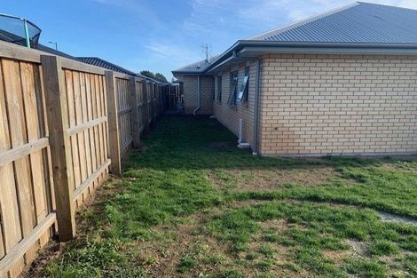 Photo of property in 17 Broadway Parade, Rolleston, 7615
