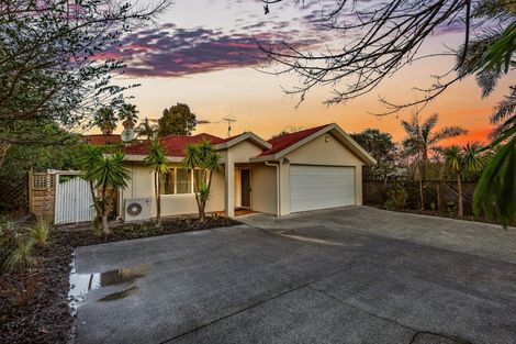 Photo of property in 31 Makora Road, Massey, Auckland, 0614