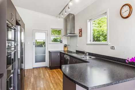 Photo of property in 11 Teoti Street, Paraparaumu Beach, Paraparaumu, 5032