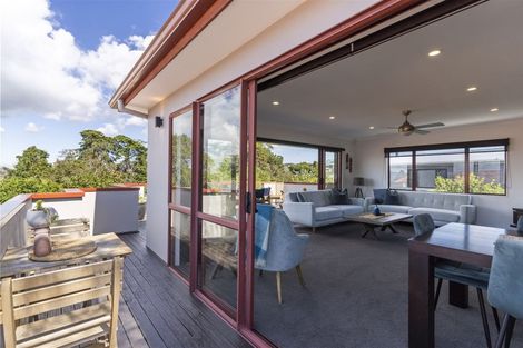 Photo of property in 43 Cockle Bay Road, Cockle Bay, Auckland, 2014