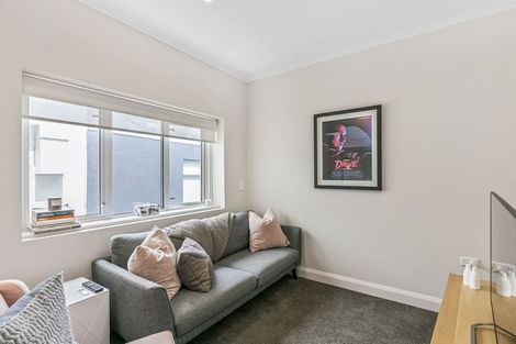 Photo of property in Fountain Court, 2/48d Oriental Parade, Oriental Bay, Wellington, 6011