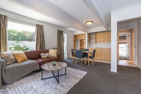 Photo of property in 74a Memorial Avenue, Ilam, Christchurch, 8053