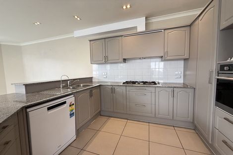 Photo of property in 18 Harrowglen Drive, Northcross, Auckland, 0632