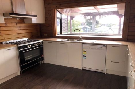 Photo of property in 21 Unsworth Drive, Unsworth Heights, Auckland, 0632