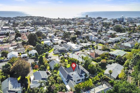 Photo of property in 103 Fulford Street, New Plymouth, 4310