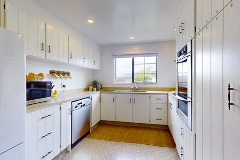 Photo of property in 1 Brasenose Place, Tawa, Wellington, 5028