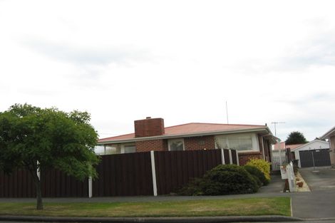 Photo of property in 118 Avondale Road, Avondale, Christchurch, 8061