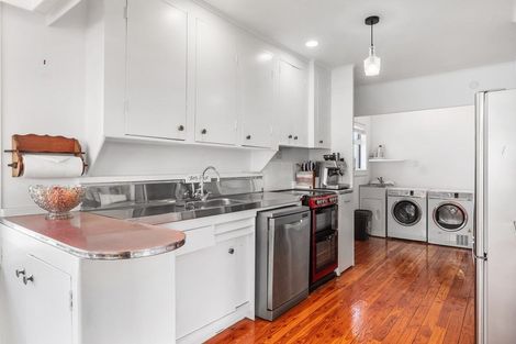 Photo of property in 28 Maranui Street, Mount Maunganui, 3116