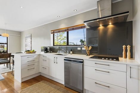 Photo of property in 24 Hebron Road, Waiake, Auckland, 0630