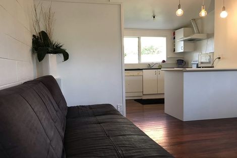 Photo of property in 3/2 Lansdowne Street, Bayswater, Auckland, 0622