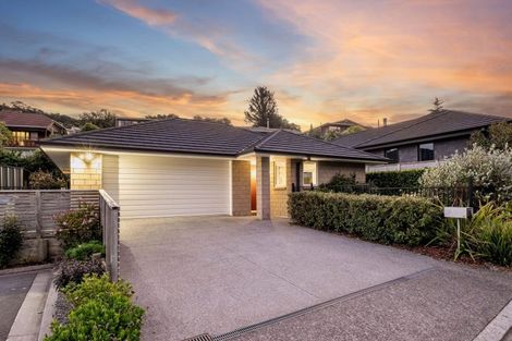 Photo of property in 27 Mooring Close, Whitby, Porirua, 5024