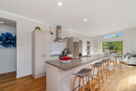 Photo of property in 9 Tobago Place, Sunnynook, Auckland, 0620