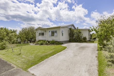 Photo of property in 9 Banks Road, Kawakawa Bay, Papakura, 2585
