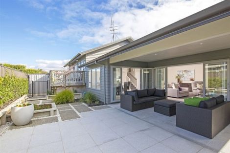 Photo of property in 6 Swindon Close, Mellons Bay, Auckland, 2014