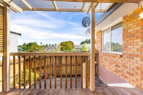 Photo of property in 28 View Ridge Drive, Ranui, Auckland, 0612