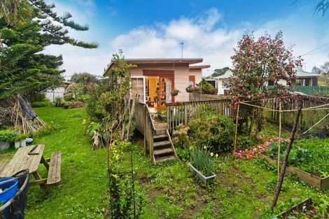 Photo of property in 1/15 Margan Avenue, New Lynn, Auckland, 0600