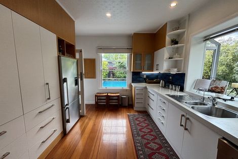 Photo of property in 27 Phoenix Avenue, Hokowhitu, Palmerston North, 4410