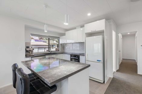 Photo of property in 2/8 Celmisia Place, Weymouth, Auckland, 2103