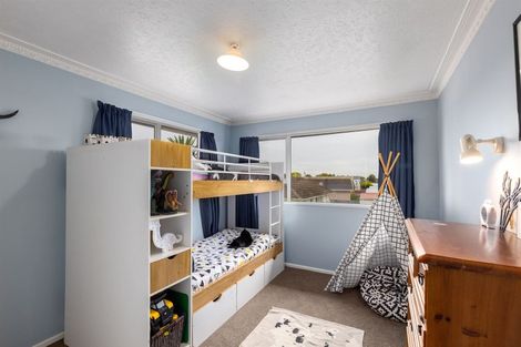 Photo of property in 15 Tralee Place, Bishopdale, Christchurch, 8053