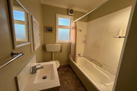 Photo of property in 1-3 Terrace Street, Roslyn, Palmerston North, 4414