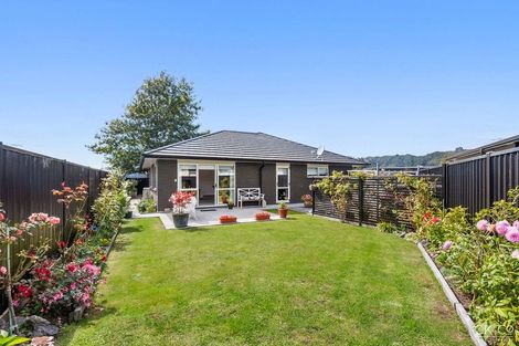 Photo of property in 12 Passchendaele Grove, Trentham, Upper Hutt, 5018