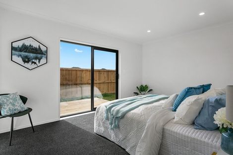 Photo of property in 24 Rose Leigh Drive, Cambridge, 3434