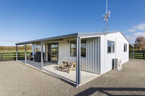 Photo of property in 33 Silkwood Place, Fitzherbert, Palmerston North, 4410