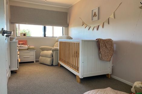 Photo of property in 4 Waiora Road, Stanmore Bay, Whangaparaoa, 0932