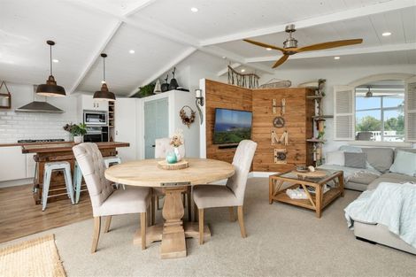 Photo of property in 41 Simpson Road, Papamoa Beach, Papamoa, 3118