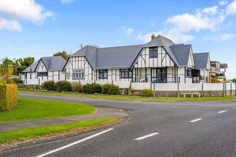 Photo of property in 81 Kiwi Esplanade, Mangere Bridge, Auckland, 2022