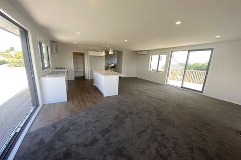 Photo of property in 115 Queens Road, Waikanae Beach, Waikanae, 5036