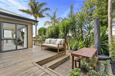 Photo of property in 23a Stafford Road, Northcote Point, Auckland, 0627